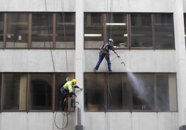 pressure-cleaning-via-rope-access-www.safetek.net_.au_